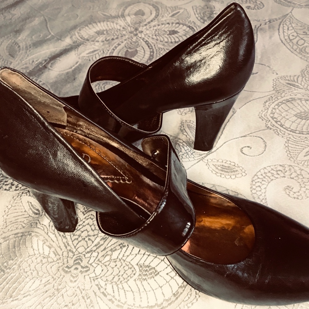 Michelle D Brûlée Block High Heels Pump
